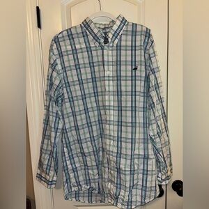 Mens properly tied dress shirt